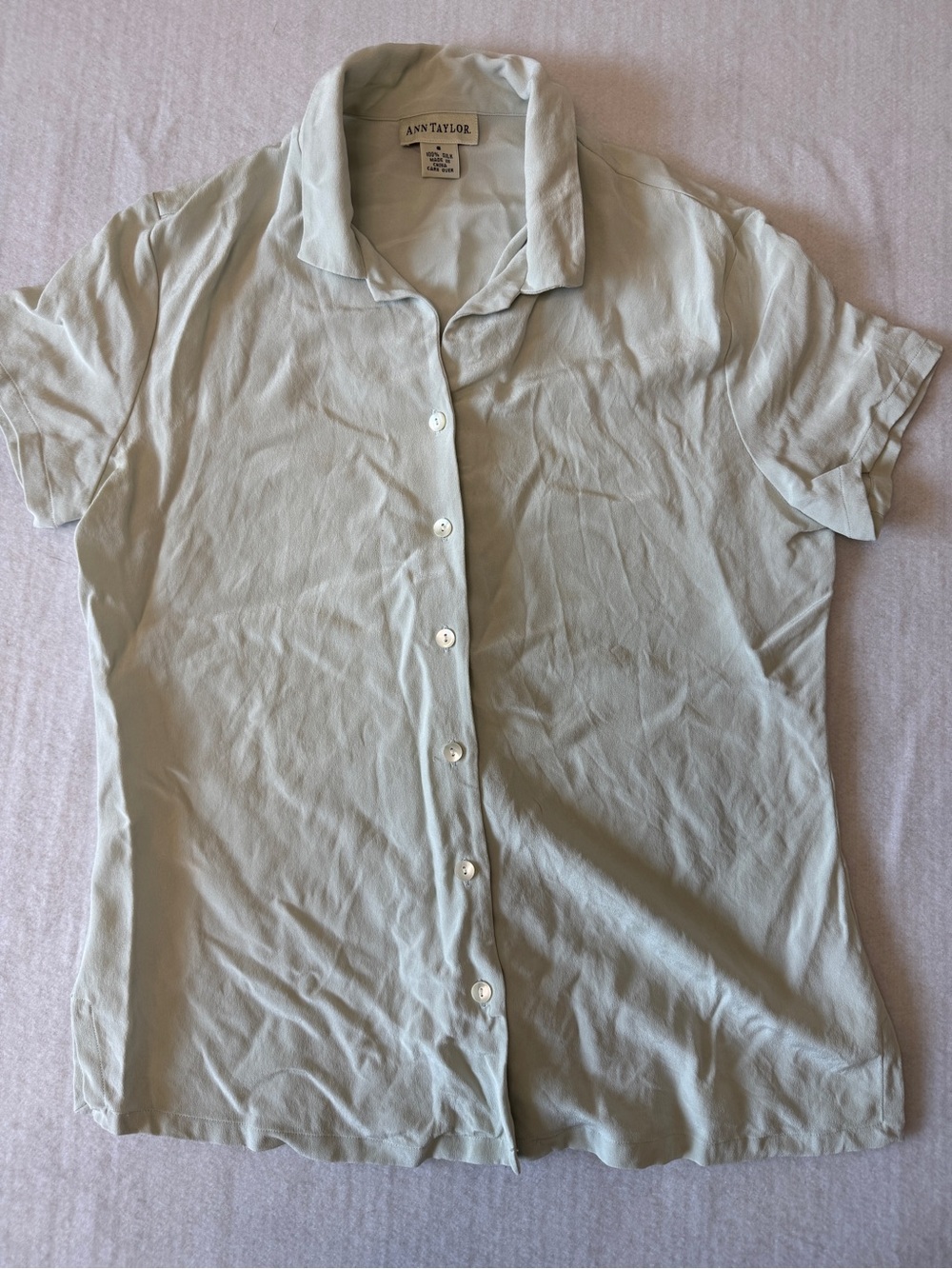 Ann Taylor silk Short-Sleeve Button-Up Shirt in Light Sage